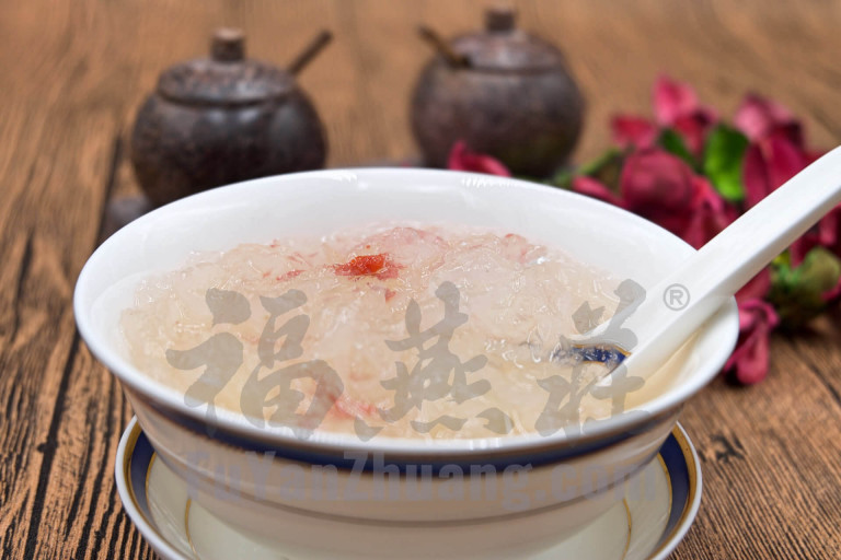 新加坡福燕庄燕窝：炖煮后的燕窝