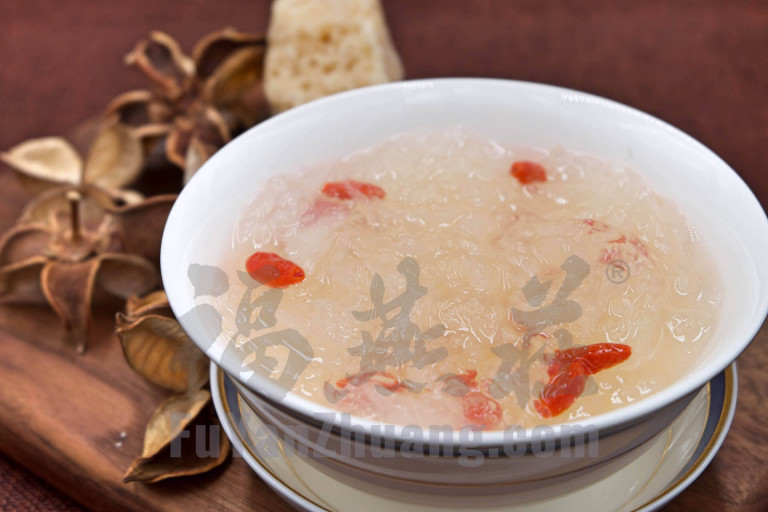 新加坡福燕庄燕窝：炖煮后的燕窝