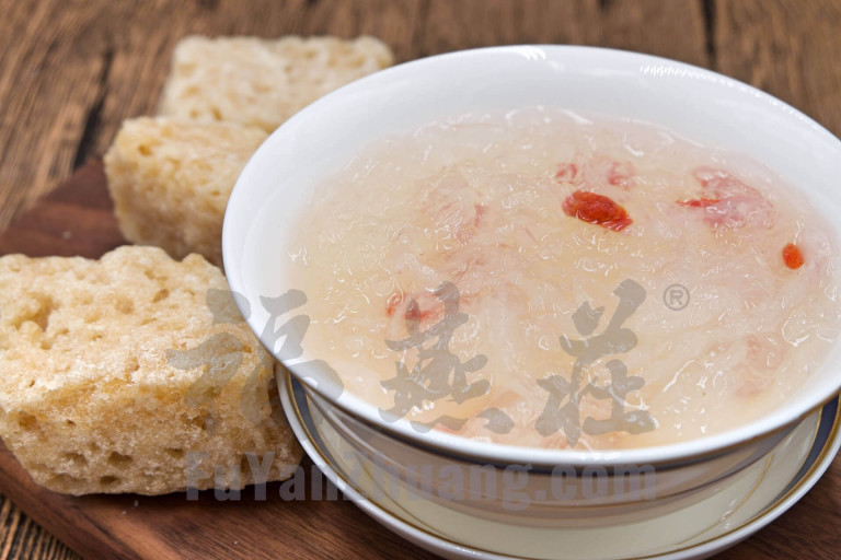 新加坡福燕庄燕窝：炖煮后的燕窝