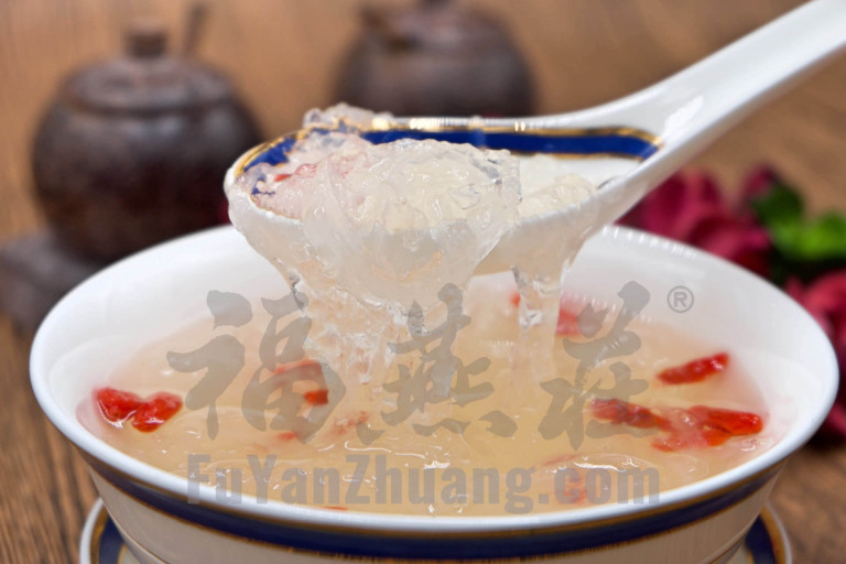 新加坡福燕庄燕窝：炖煮后的燕窝
